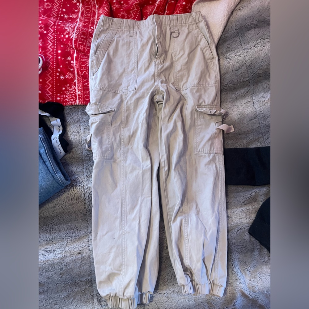 Forever 21 Cuffed Cargo Pants